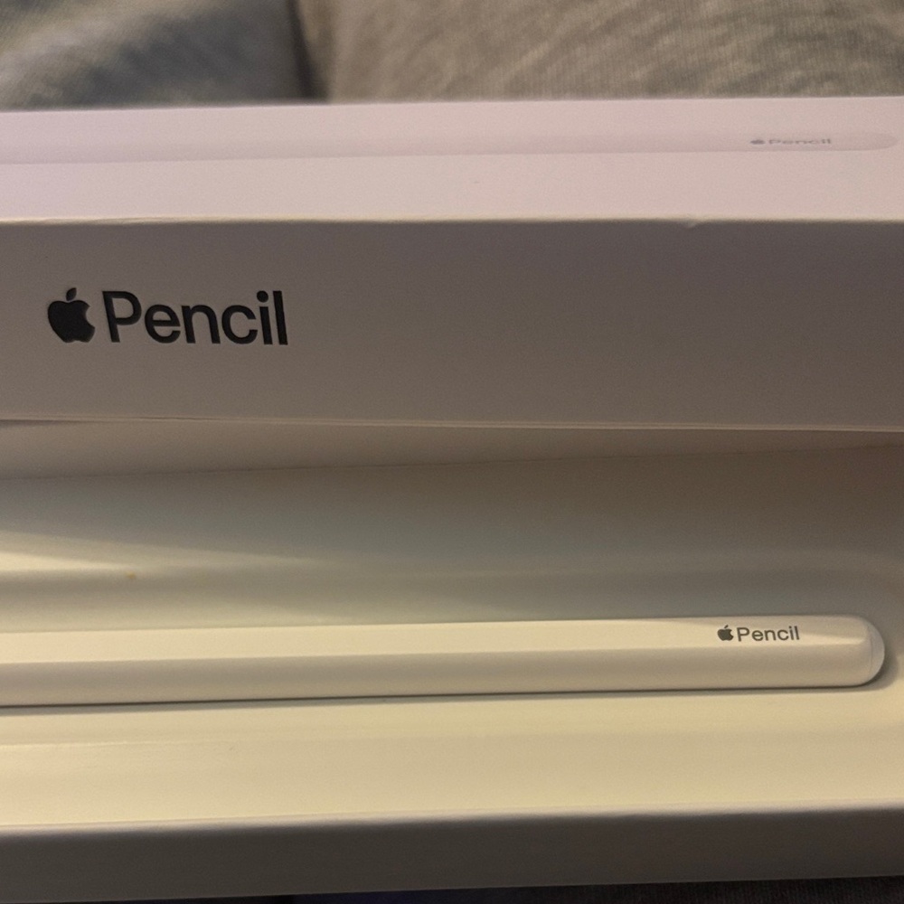 Apple Pencil with Magnetic Connector